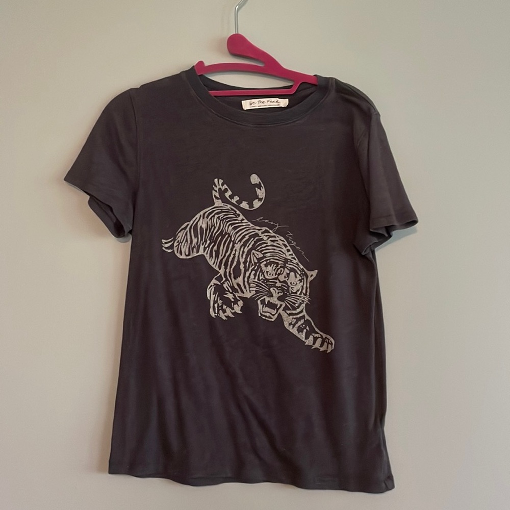 Free people graphic tee (dark navy)